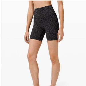 Lululemon Wunder Train High-Rise Short 6”